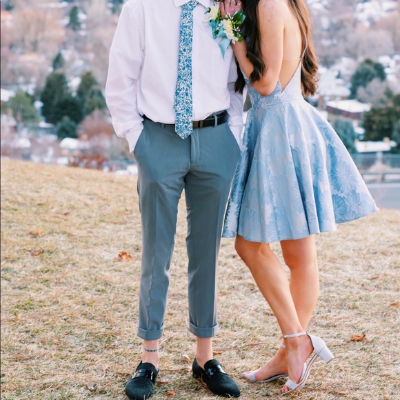 Dresses & Skirts - blue floral short homecoming/formal dance dress!!
